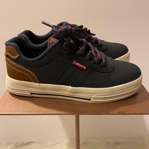Levi’s Boys Sneaker Youth Size 13